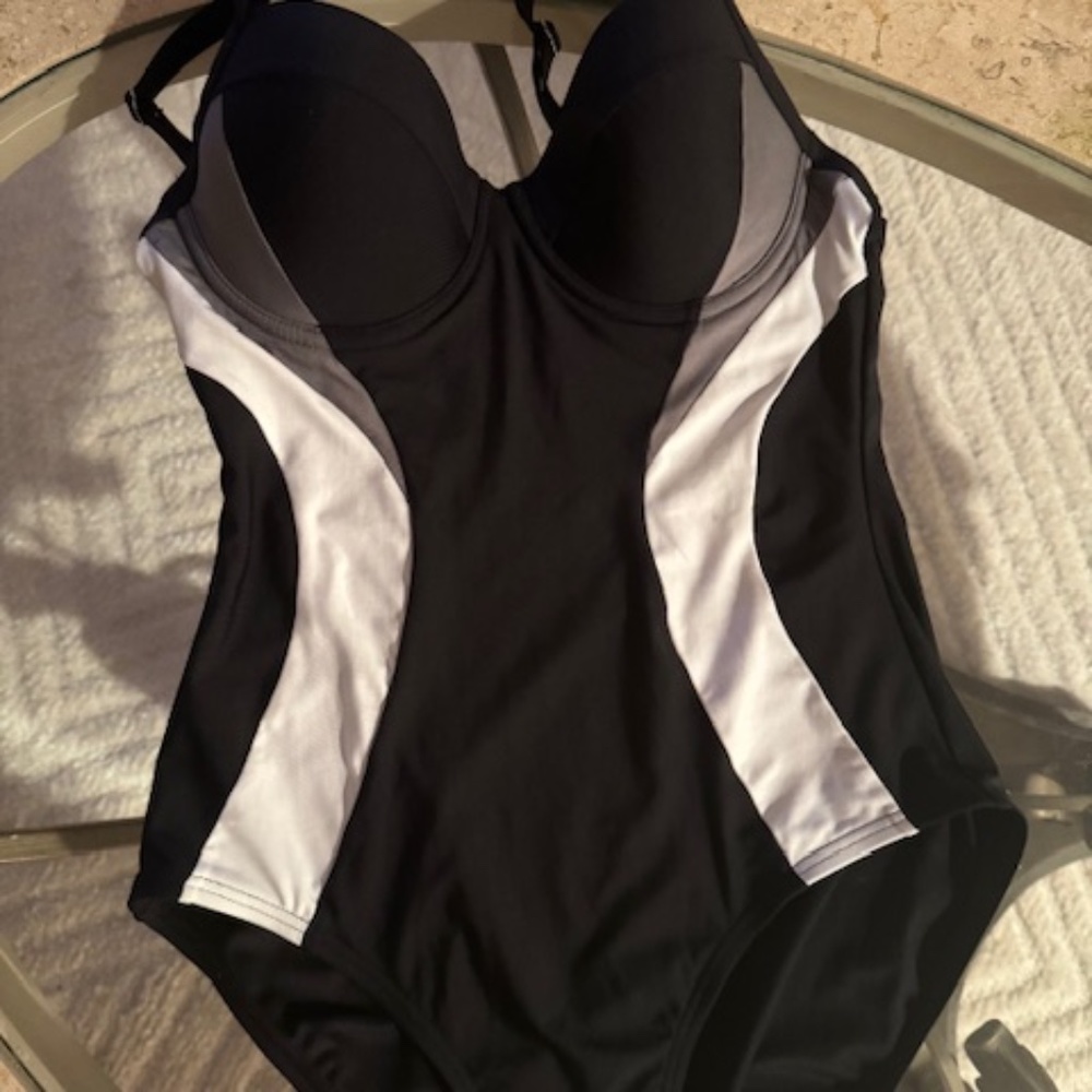 One peace women’s swimsuit